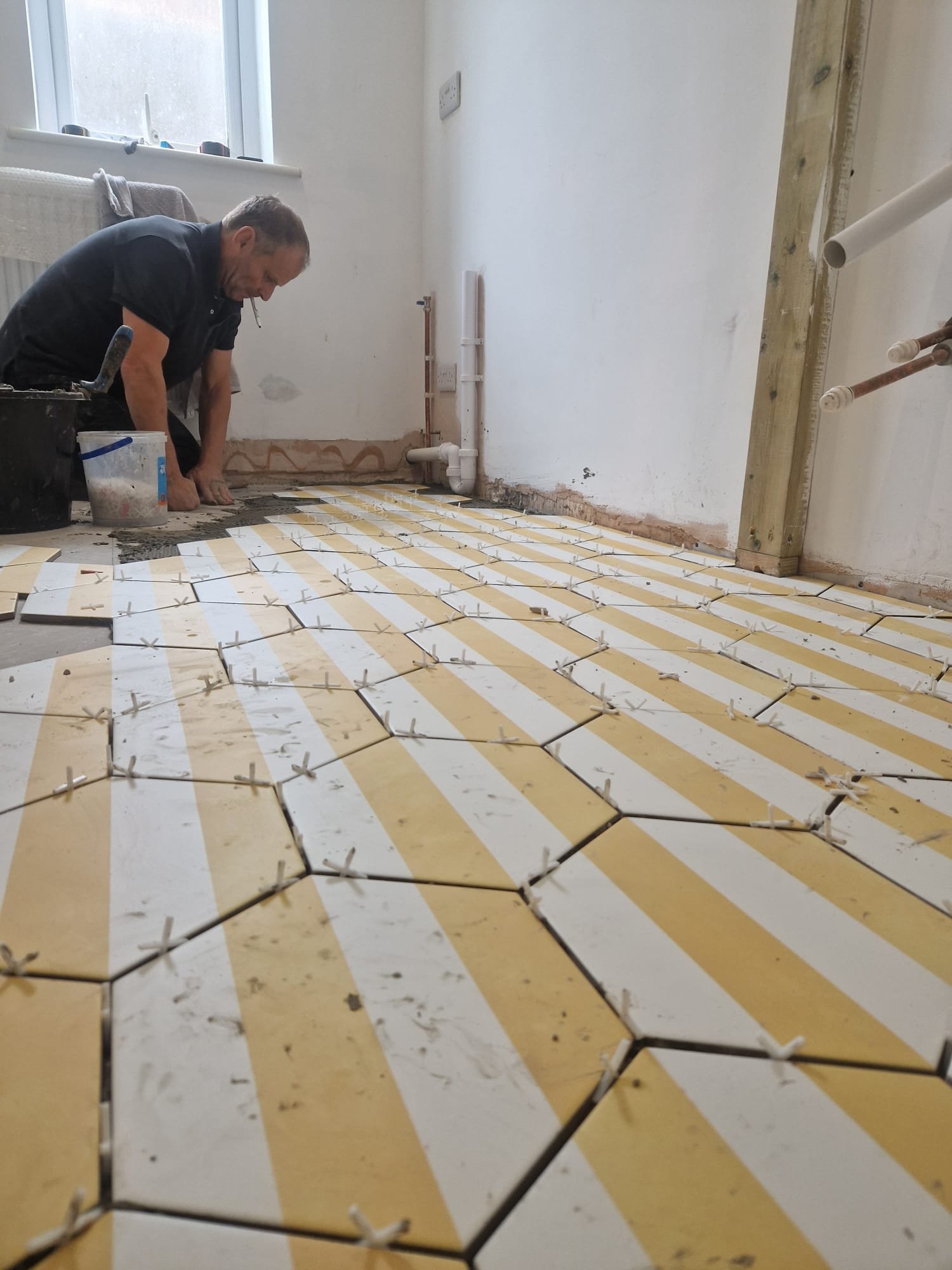 Laying a hexagonal tiled floor